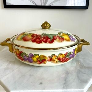 Vintage White Enamel Cornucopia Pot with Brass Handles and Knob NEW